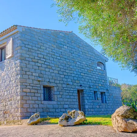Sardinia Family - Brunilde With Private Pool 아르자케나